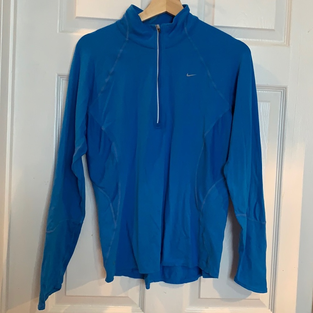 long-sleeve T-shirt used in good condition for women size -M- 8. -10
